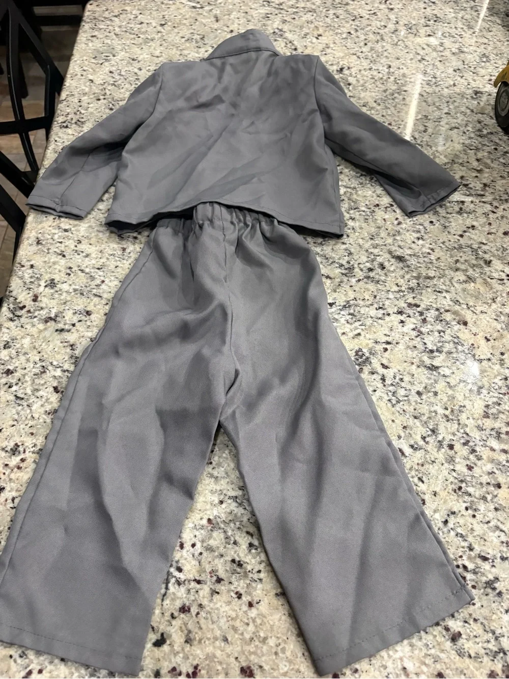 Mini Me (Austin Powers) costume HalloweenCostumes.com 4t worn once